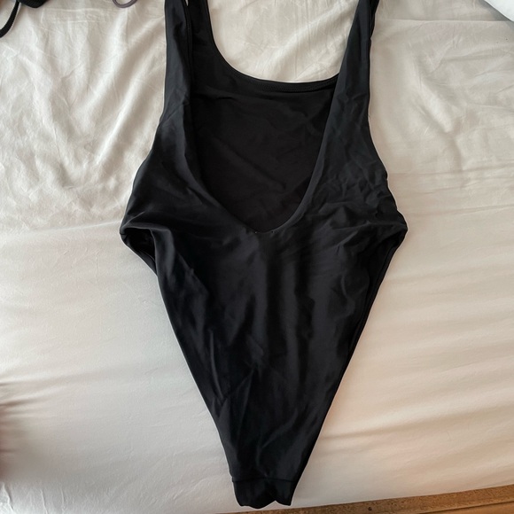 Arie low back, high cut swimsuit - Picture 2 of 2